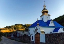 Успенський чоловічий монастир (с. Кичерний, Закарпатська обл.)