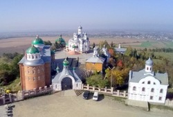 На честь прав. Анни жіночий монастир (м. Вашківці, Чернівецька обл.)