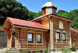 На честь Стефана Сурозького Кизилташський чоловічий монастир (с. Краснокам'янка, Крим )