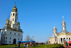 На честь Жон-мироносиць жіночий монастир (с. Верхні Петрівці, Чернівецька обл.)
