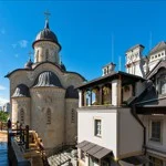 Архангело-Михайлівський Звіринецький чоловічий монастир